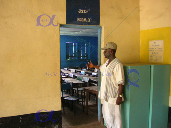 Gorvie Memorial School book donation